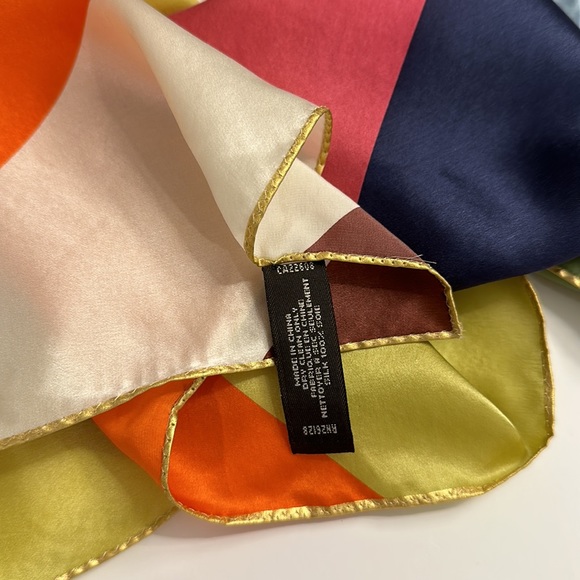 Oversized vintage, authentic COACH, square, silk scarf with gold trim - Picture 2 of 6